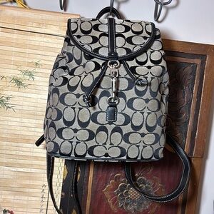 Coach Black Grey Signature Backpack 8”Lx10”Hx4.75W Silver Metal Clip GUC 2002